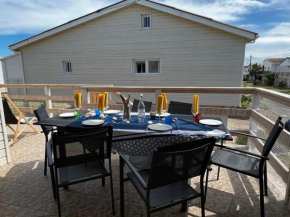Charmant Chalet Rangée 9 avec Wifi, Climatisation et Terrasse - 250m de la Plage, 6 pers - FR-1-784-7